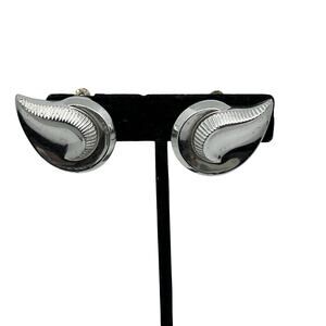 Vintage Trifari Silver Tone Teardrop Swirl Clip On Earrings Statement Jewelry